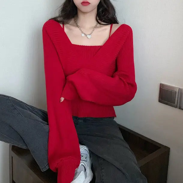 Red Knitted V-Neck Long Sleeve Women's Top — feature 9
