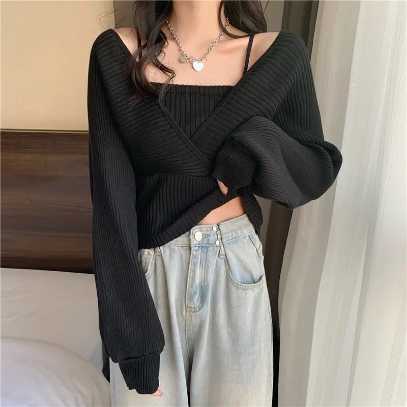 Red Knitted V-Neck Long Sleeve Women's Top - Image 3