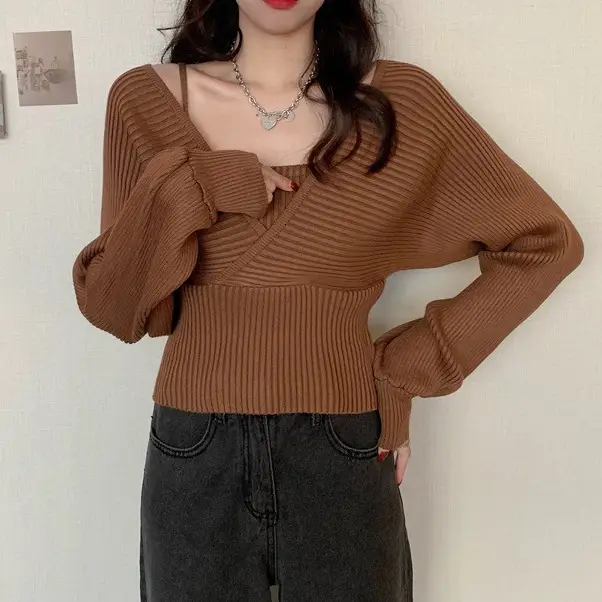 Red Knitted V-Neck Long Sleeve Women's Top - Image 5