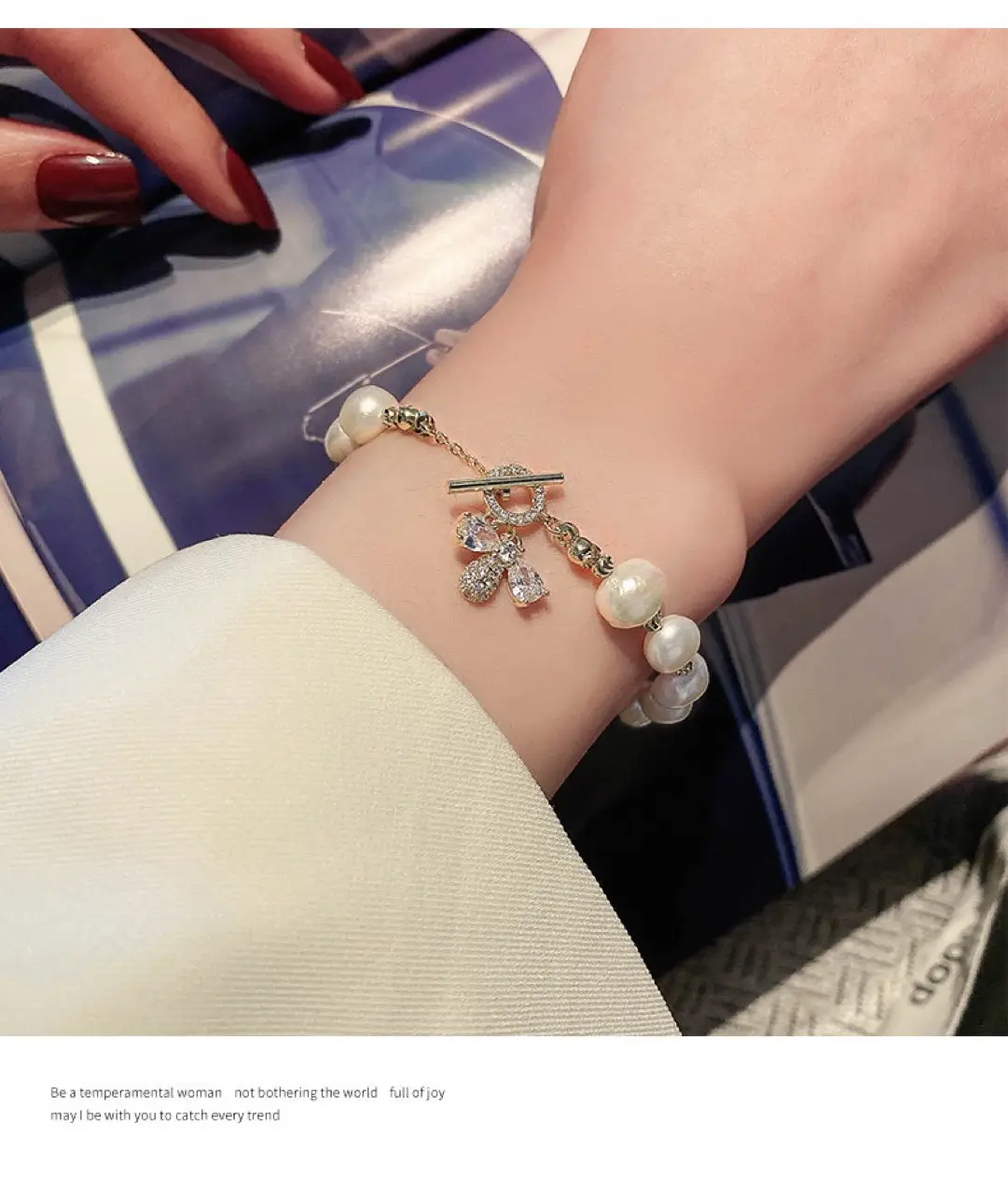 Pearl Bee Bracelet for Women Elegant High-End Jewelry — feature 7