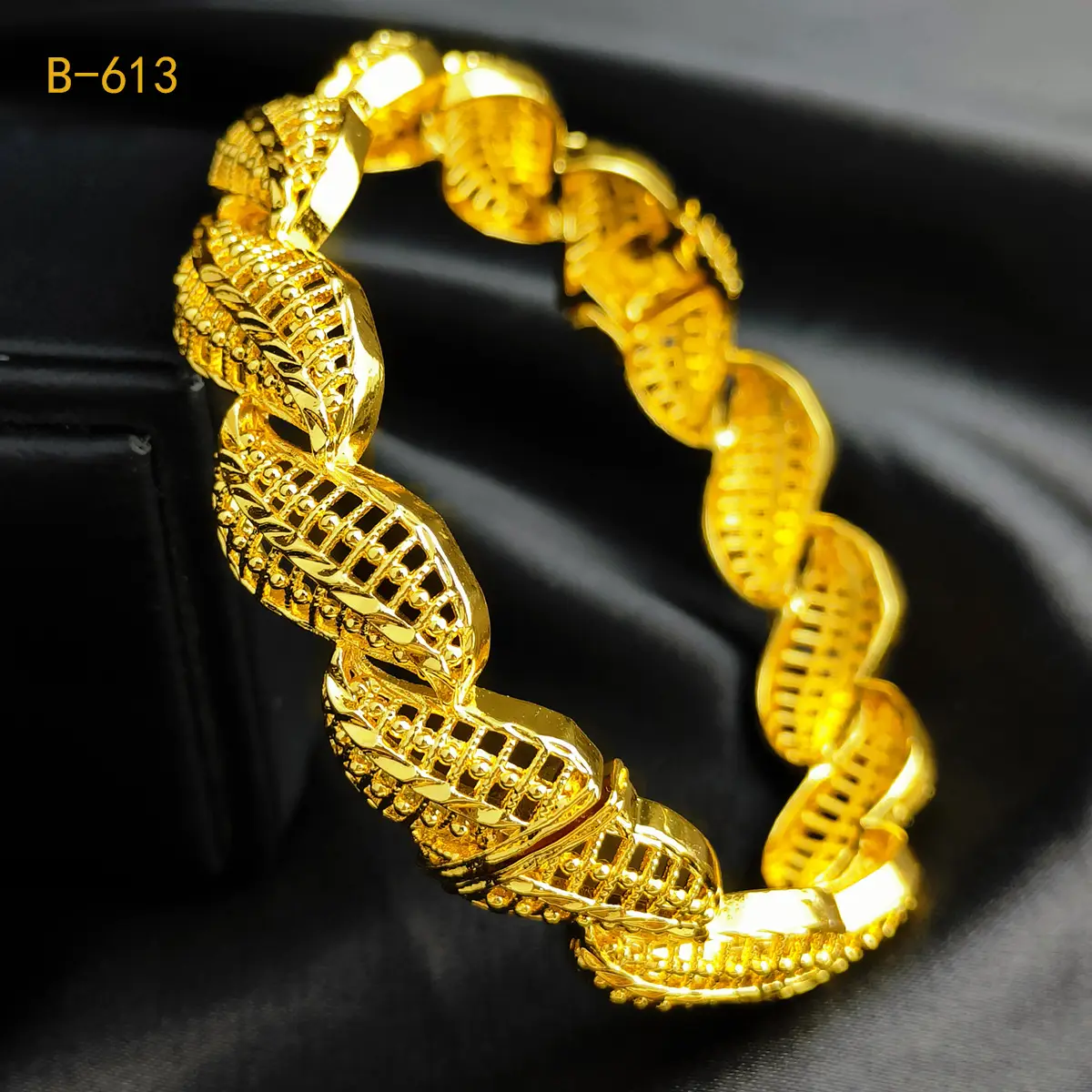 Luxury Gold Plated Dubai Bride Bracelet for Women - Image 40