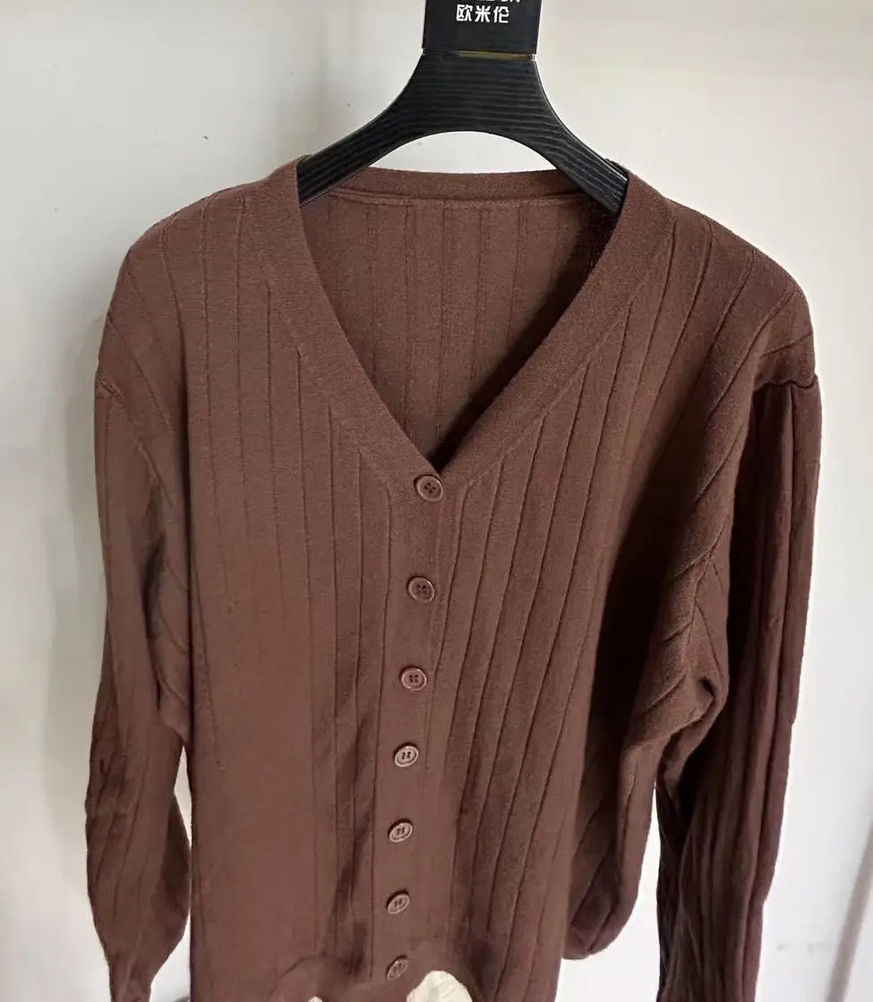 Women V-Neck Knit Cardigan Grey 2025 - Image 13