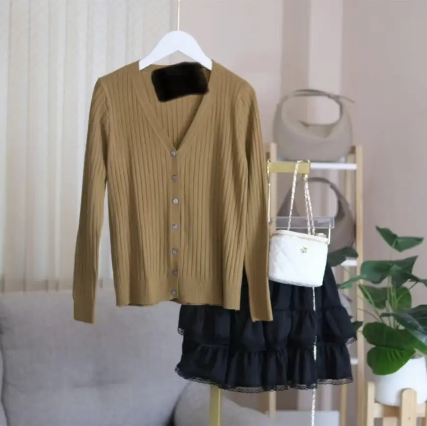 Women V-Neck Knit Cardigan Grey 2025 - Image 17