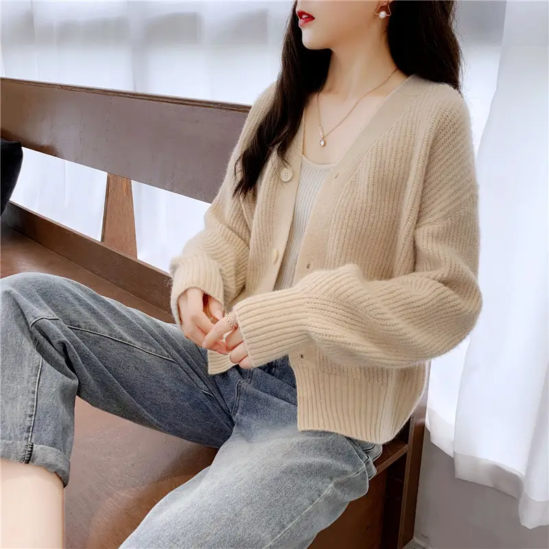 Women's Knitted Cardigan Sweater Beige Loose Fit Winter Jacket — feature 9