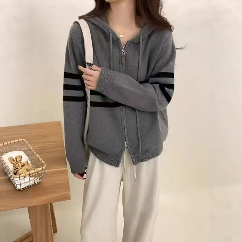 Women Grey Knitted V-Neck Cardigan Jacket 2024 — feature 9