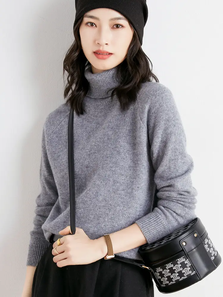 Women's Green High Turtleneck Pullover Sweater - Image 4