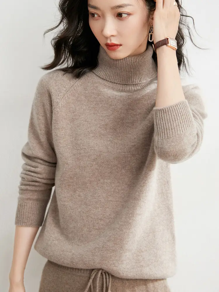 Women's Green High Turtleneck Pullover Sweater - Image 9