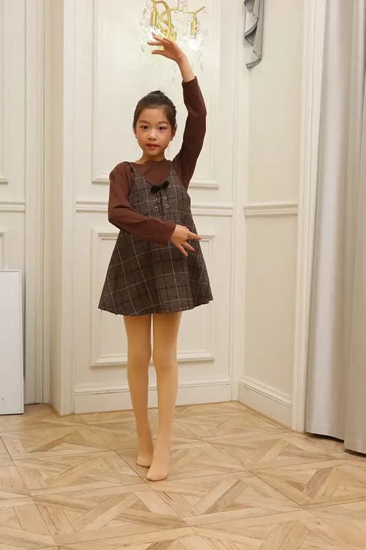 Wholesale children's autumn and winter fleece-lined thickened pantyhose generation hair girls dancing dragon claw hair white ballet dance socks