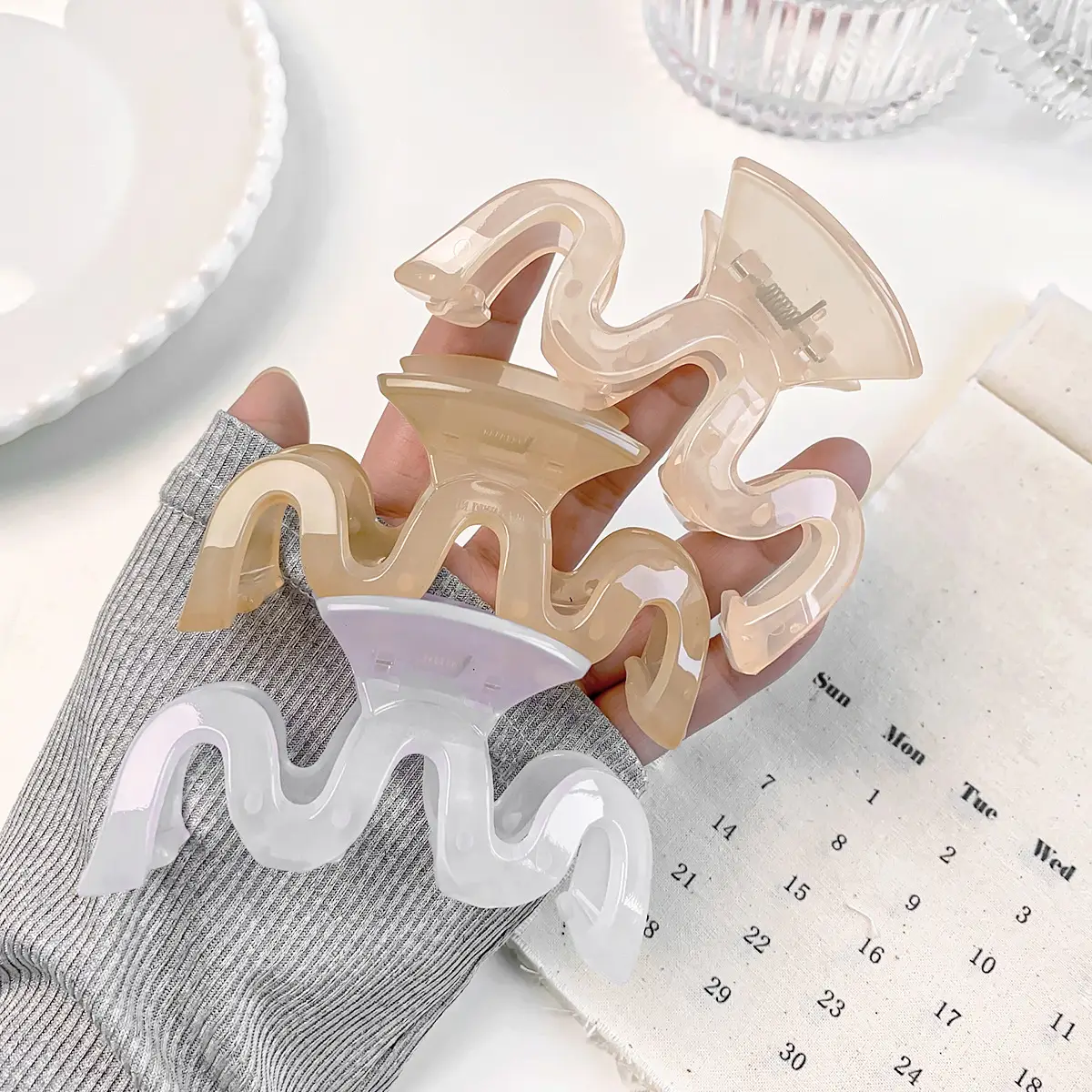 M-shaped Hair Grab Clip for Women's Hair Accessories - Image 14