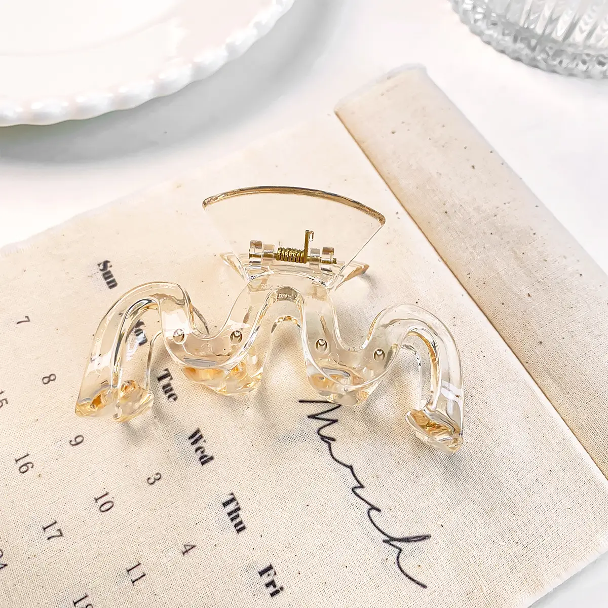 M-shaped Hair Grab Clip for Women's Hair Accessories - Image 10