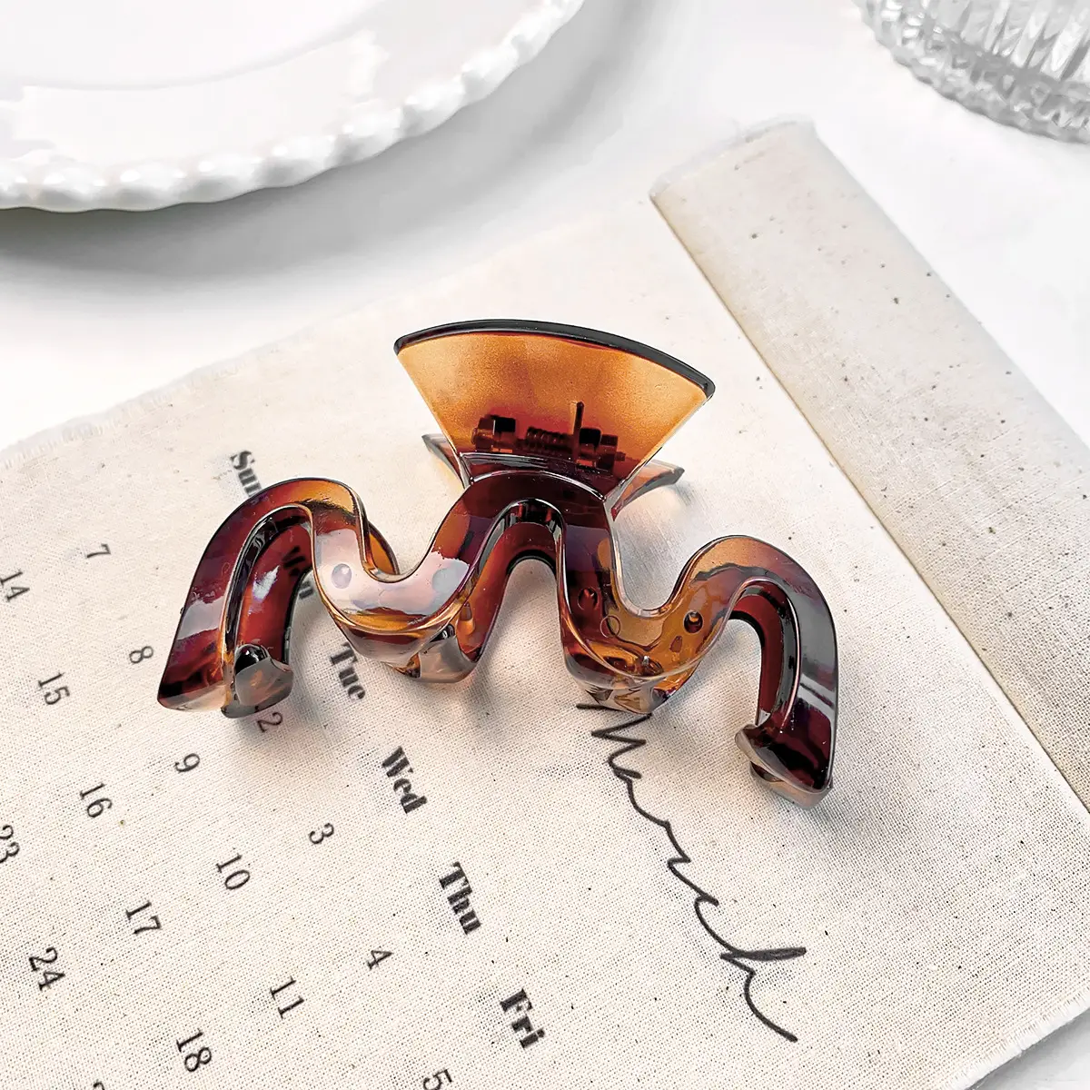 M-shaped Hair Grab Clip for Women's Hair Accessories - Image 11