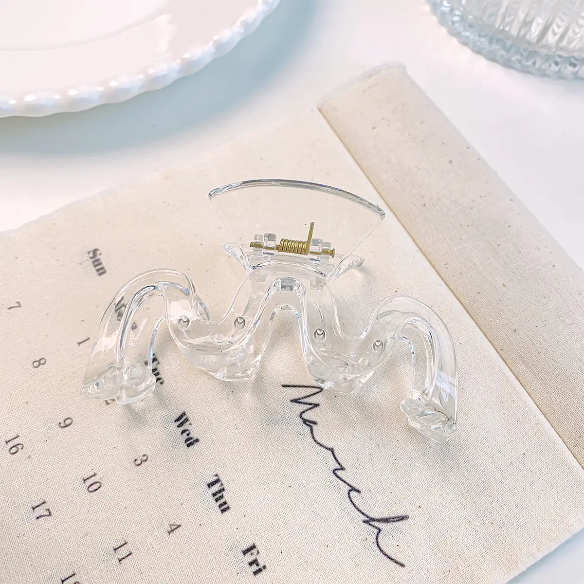 M-shaped Hair Grab Clip for Women's Hair Accessories - Image 9