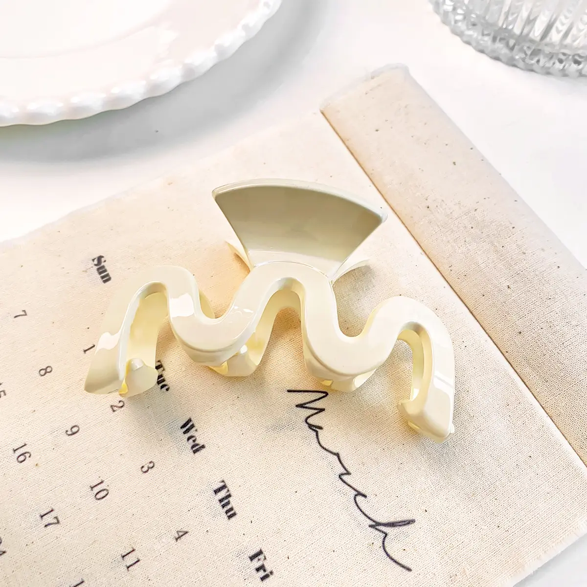M-shaped Hair Grab Clip for Women's Hair Accessories - Image 5