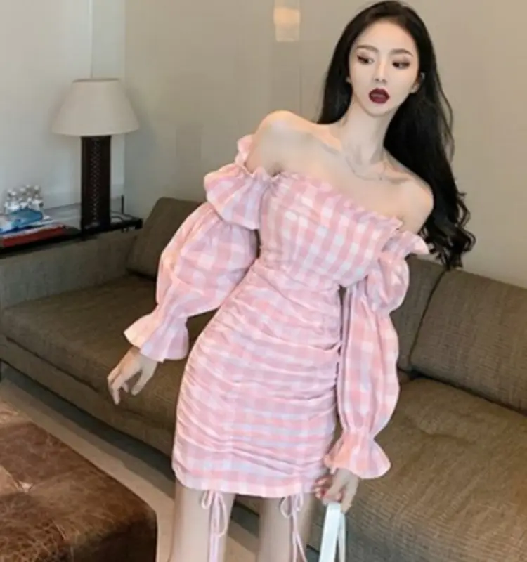 Sweet Spicy One-Line Collar Plaid Dress Autum 2023 — feature 2