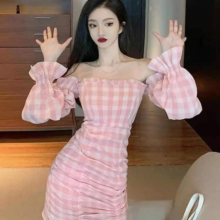 Sweet Spicy One-Line Collar Plaid Dress Autum 2023 — feature 7
