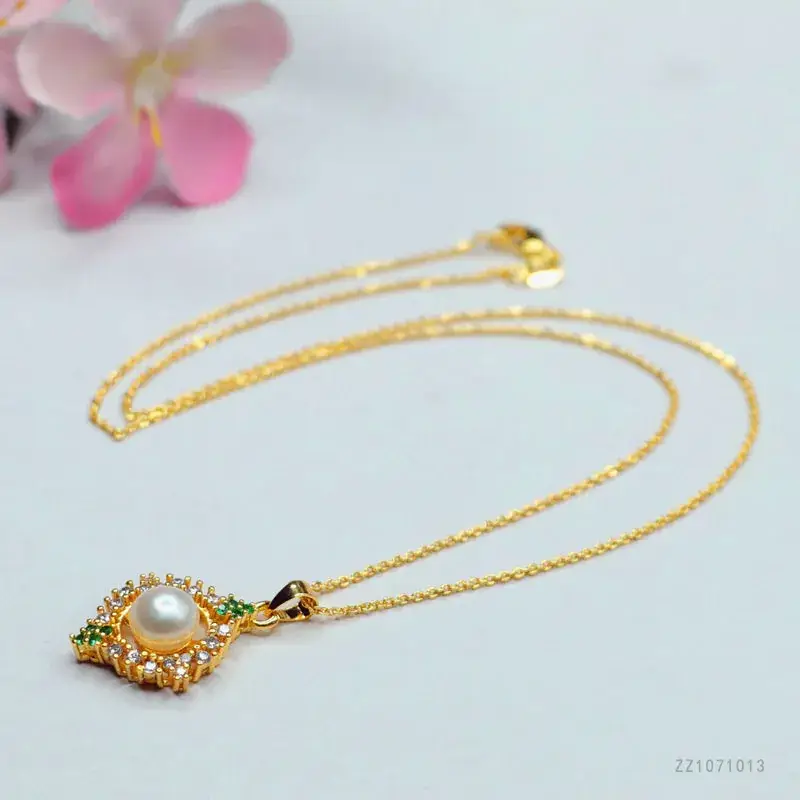 Guan Yu Pearl Sunflower Necklace Gold - Image 6