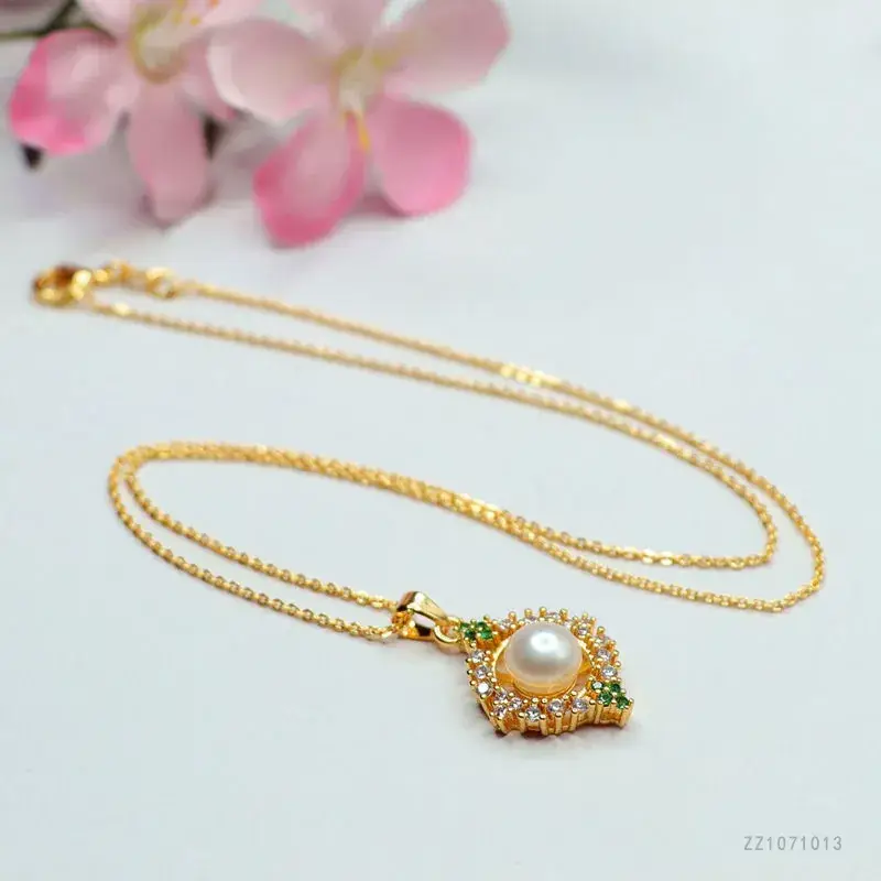 Guan Yu Pearl Sunflower Necklace Gold - Image 2