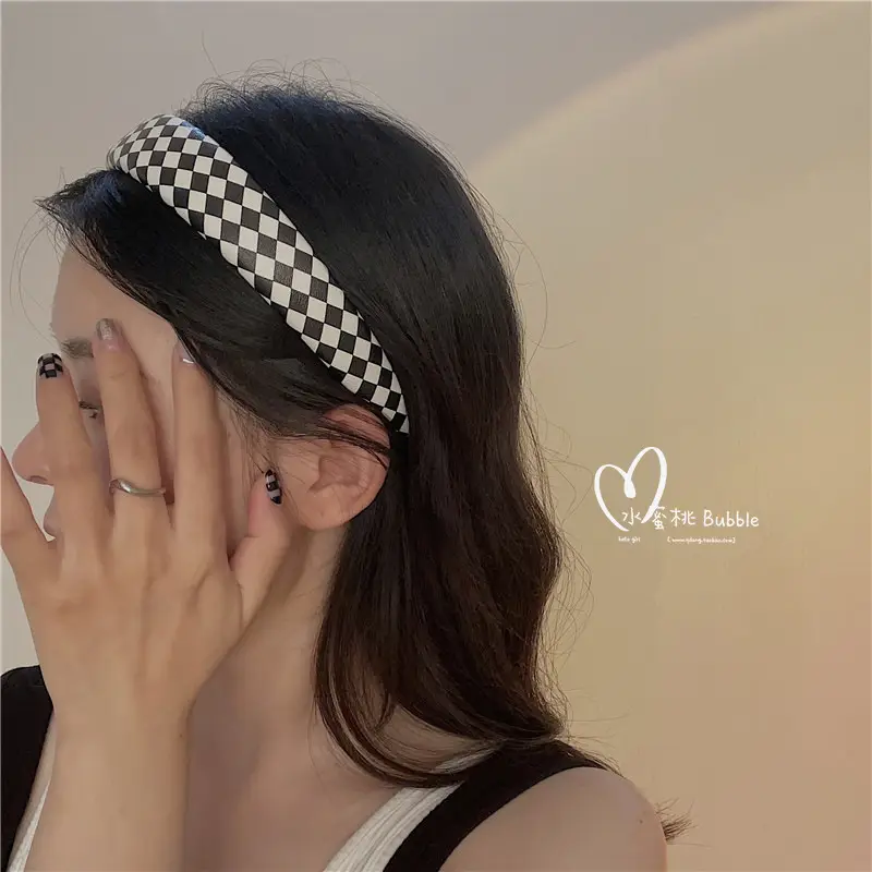Checkerboard Rhomboid PU Leather Headband Black Red - Image 4