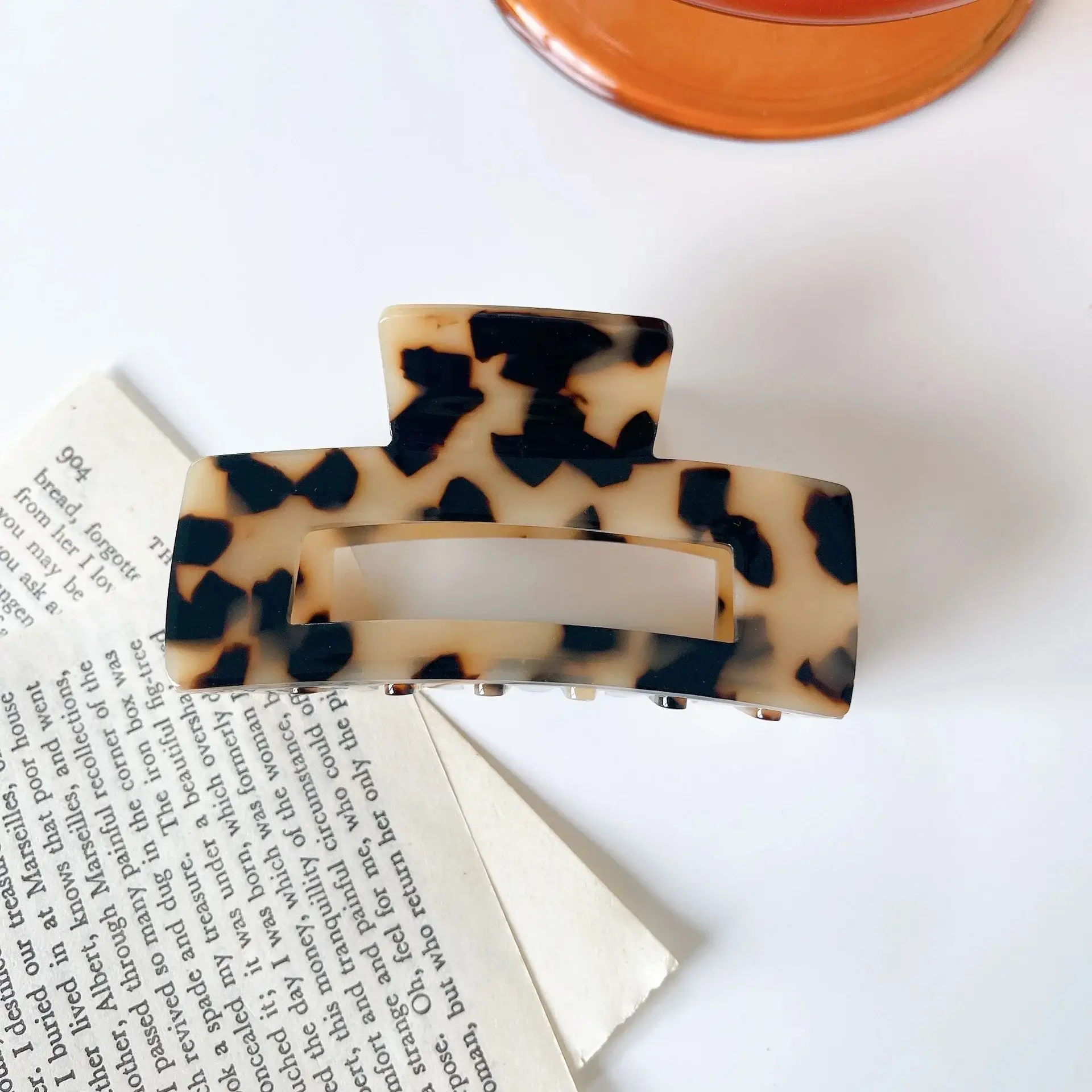Leopard Print Hair Clip for Women Elegant Bangs Clip - Image 5