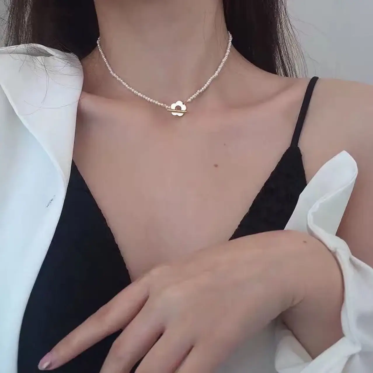 Flower Pearl Necklace for Women Summer Light Luxury — feature 8