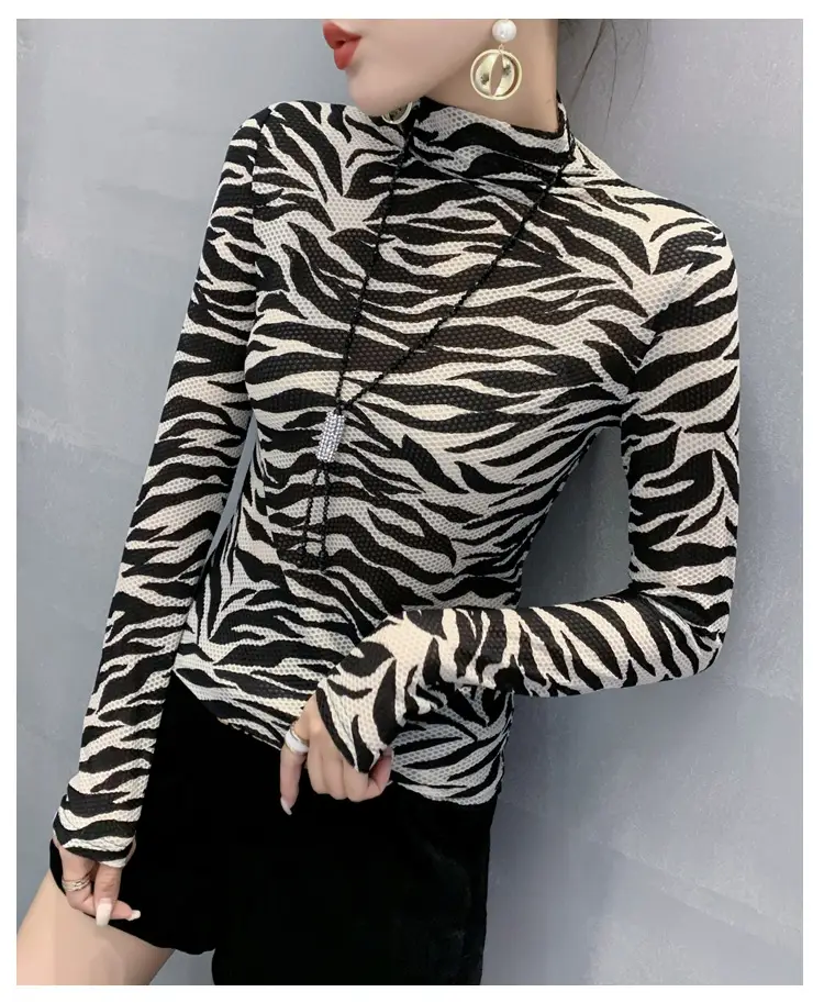 2025 Ban Horse Jacquard High Neck Slim Fit Top — feature 12
