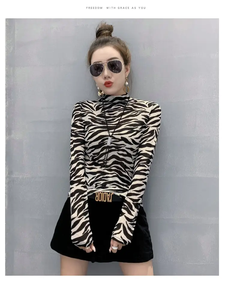 2025 Ban Horse Jacquard High Neck Slim Fit Top — feature 14