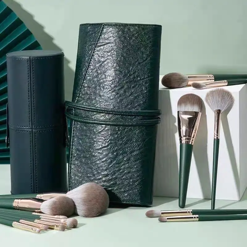 Green Cloud Makeup Brush Set 185mm - Image 7