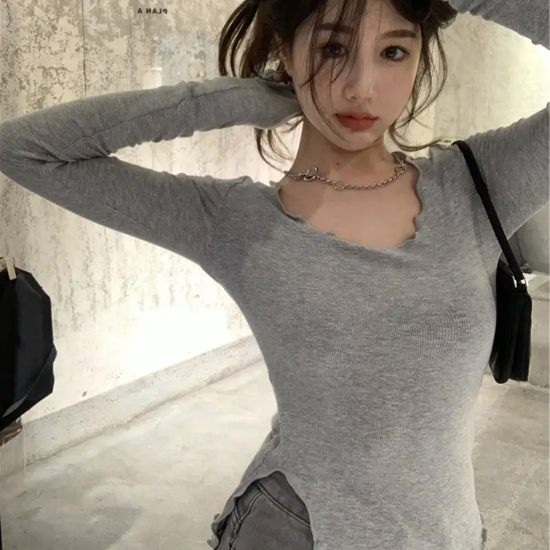 Women Black Long Sleeve Crop Top with Belt