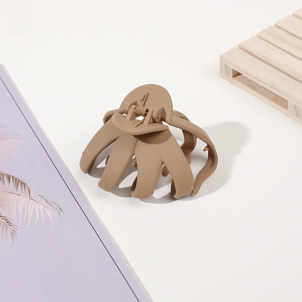 Blue Eight-Claw Hair Clip for Girls - Image 7