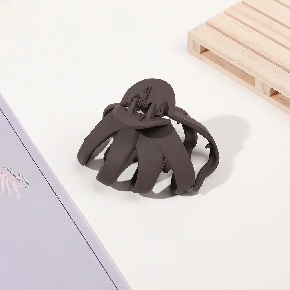 Blue Eight-Claw Hair Clip for Girls - Image 9
