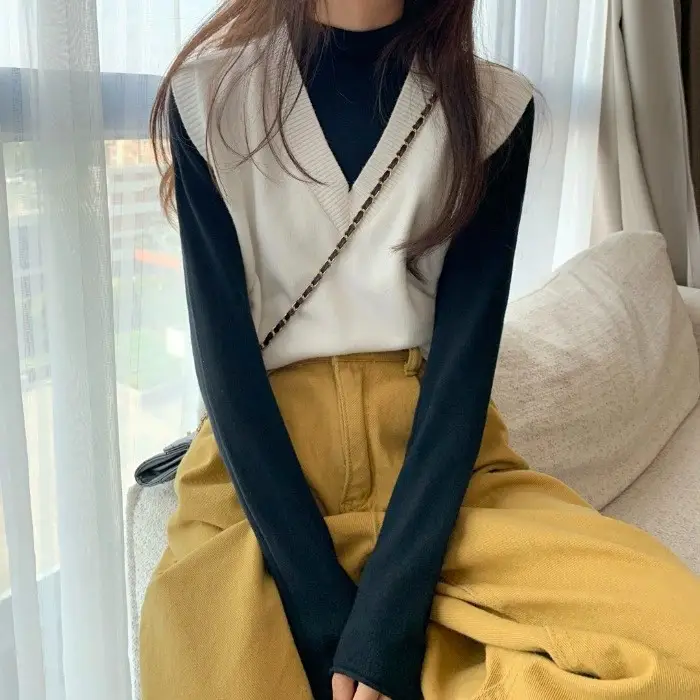 Women V-Neck Sleeveless Vest Black Knit