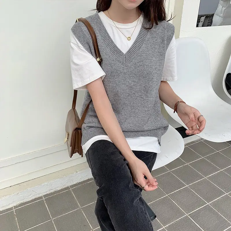 Women V-Neck Sleeveless Vest Black Knit