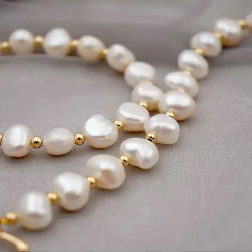 Natural Pearl Bracelet for Women with Gold Clasp