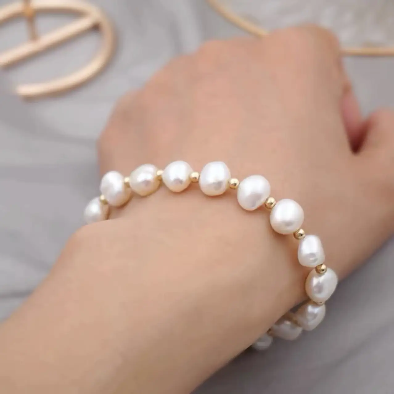 Natural Pearl Bracelet for Women with Gold Clasp — feature 7