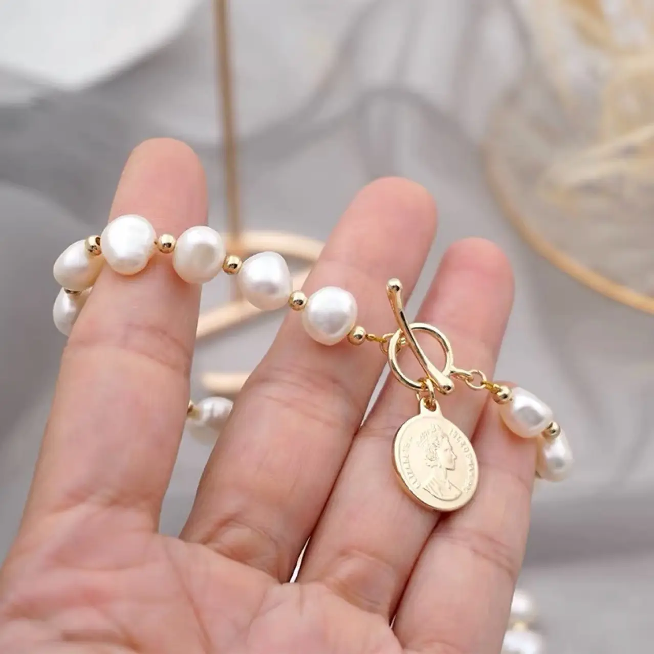 Natural Pearl Bracelet for Women with Gold Clasp — feature 9
