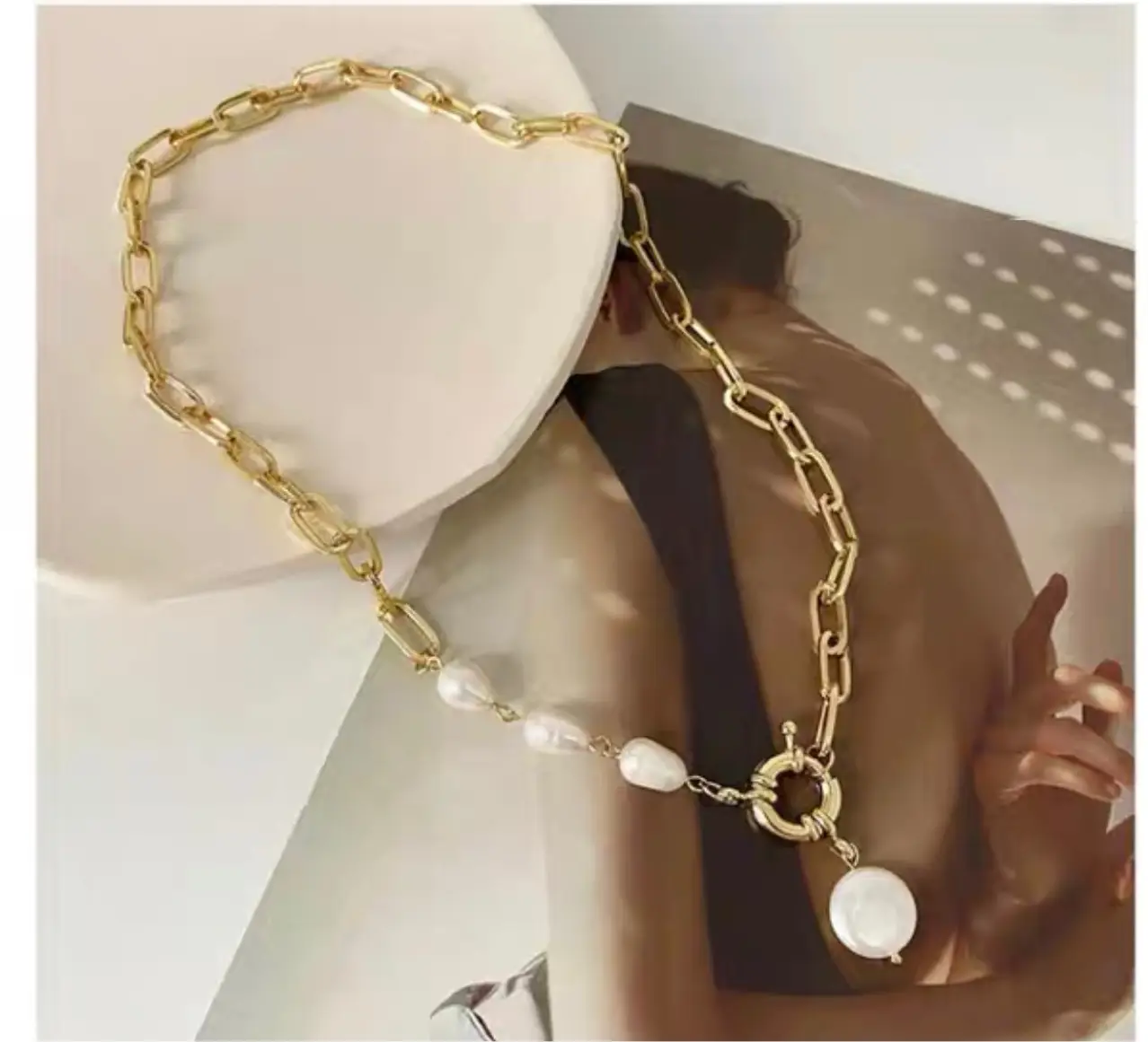 Vintage Pearl Pendant Necklace for Women — feature 9