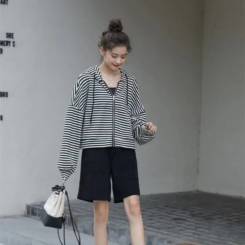 Women Striped Long Sleeve Hooded Sweatshirt 2025 — feature 8