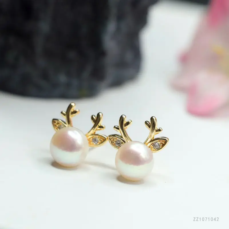 Guan Yu Pearl Deer Earrings S925 Gold Stud Earrings — feature 7