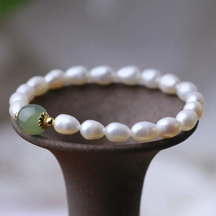 Natural Freshwater Pearl Bracelet with Hetian Jade Single Circle - Image 2