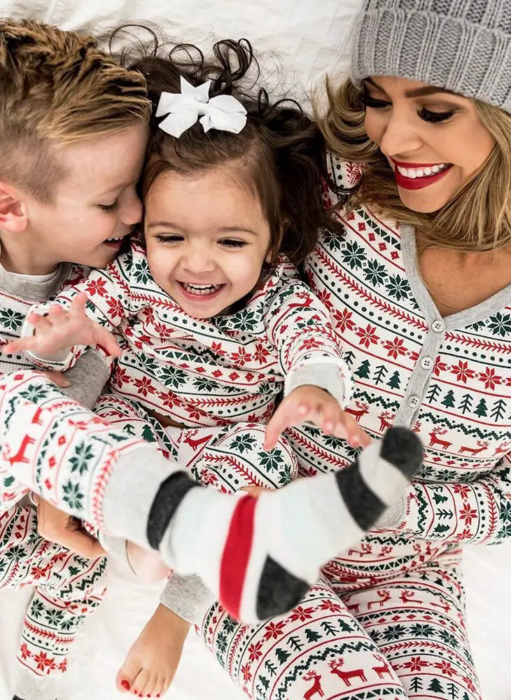 2025 Christmas Family Pajamas Set European American Winter — feature 4