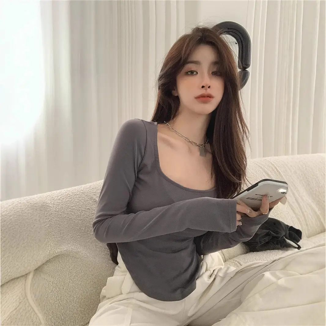 Women's U-Neck Long Sleeve T-Shirt Brown