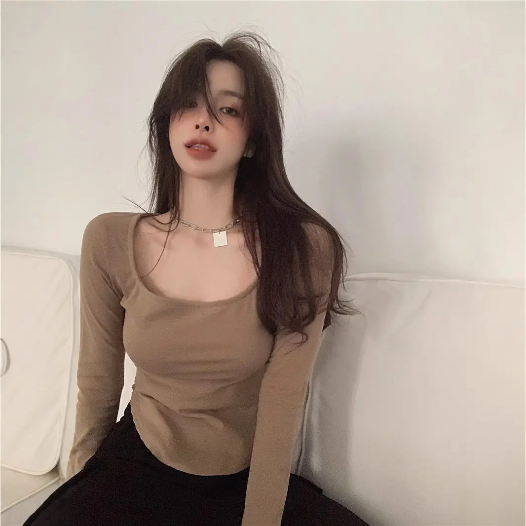 Women's U-Neck Long Sleeve T-Shirt Brown
