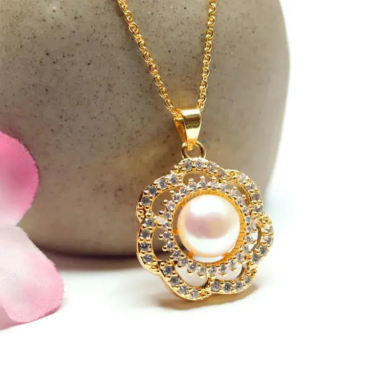 Gold Pearl Pendant Necklace for Women - Image 4