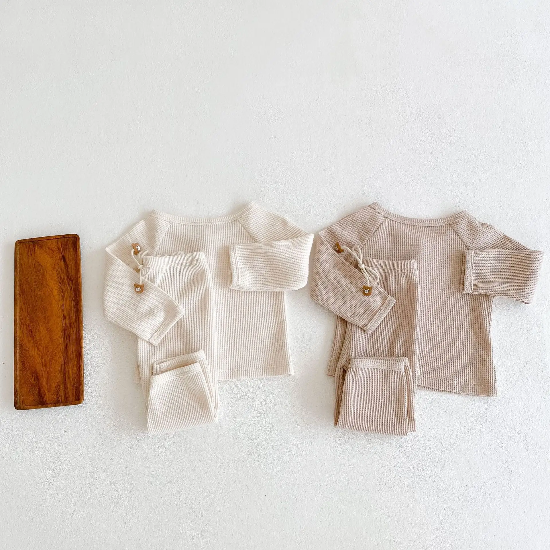 2025 Spring & Fall Clothing for Infants and Young Kidsren, Male and Female Babies, Bear Embroidered Cardigan Jacket Top + Pants Two-Piece Suit