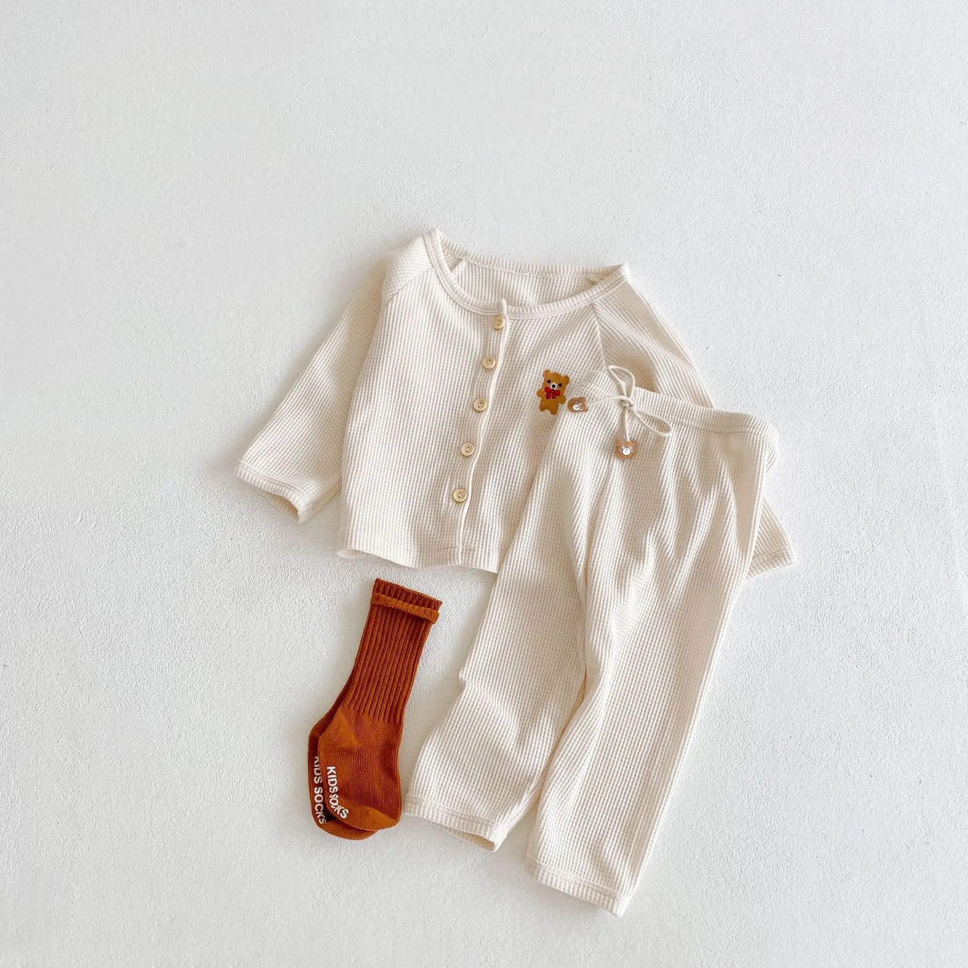 2025 Spring & Fall Clothing for Infants and Young Kidsren, Male and Female Babies, Bear Embroidered Cardigan Jacket Top + Pants Two-Piece Suit