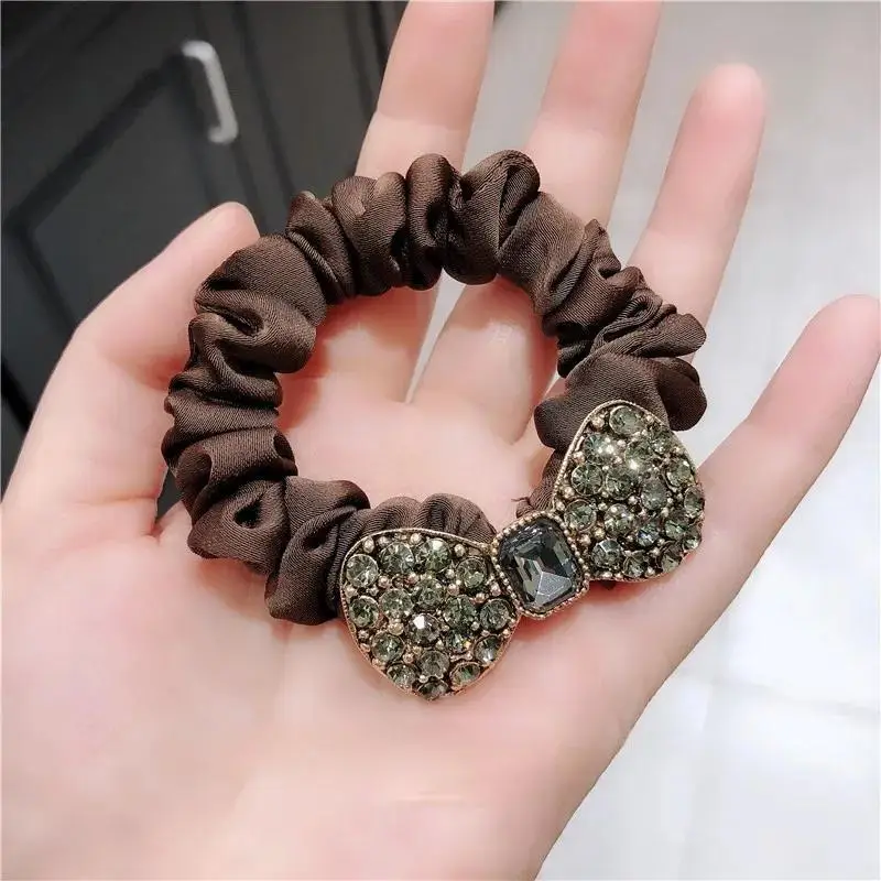 Brown Rhinestone Heart Bow Hair Band with High-End Design - Image 5