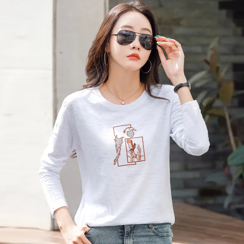 Women Black Long Sleeve Crew Neck T-Shirt with Embroidered Design - Image 3