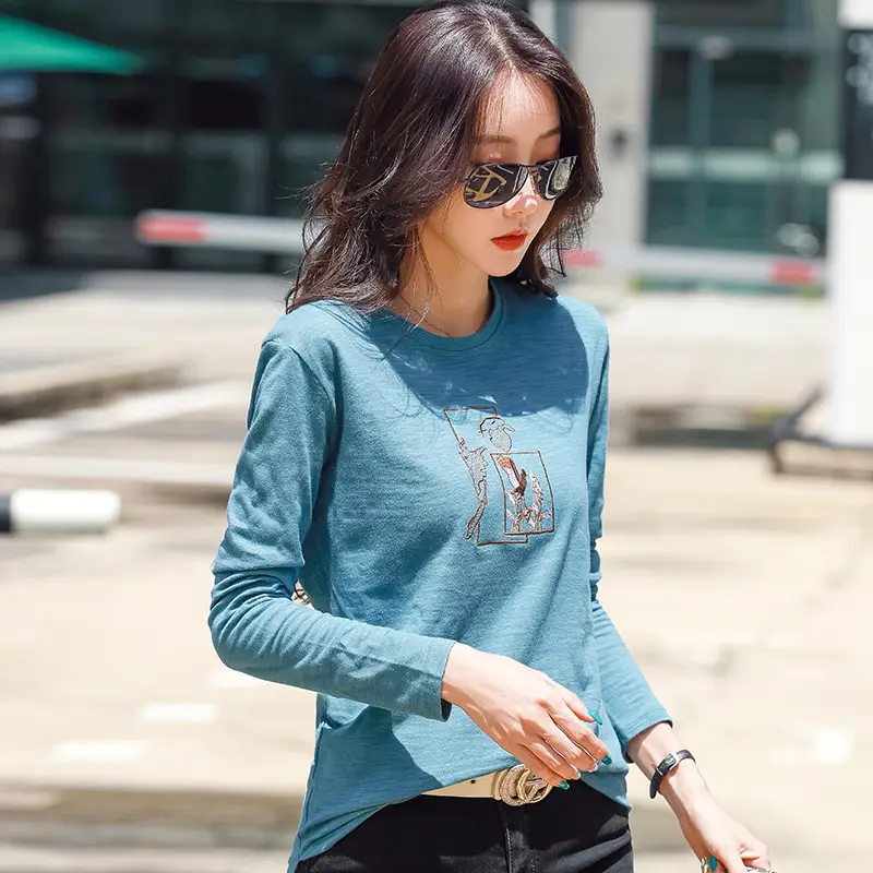Women Black Long Sleeve Crew Neck T-Shirt with Embroidered Design - Image 4