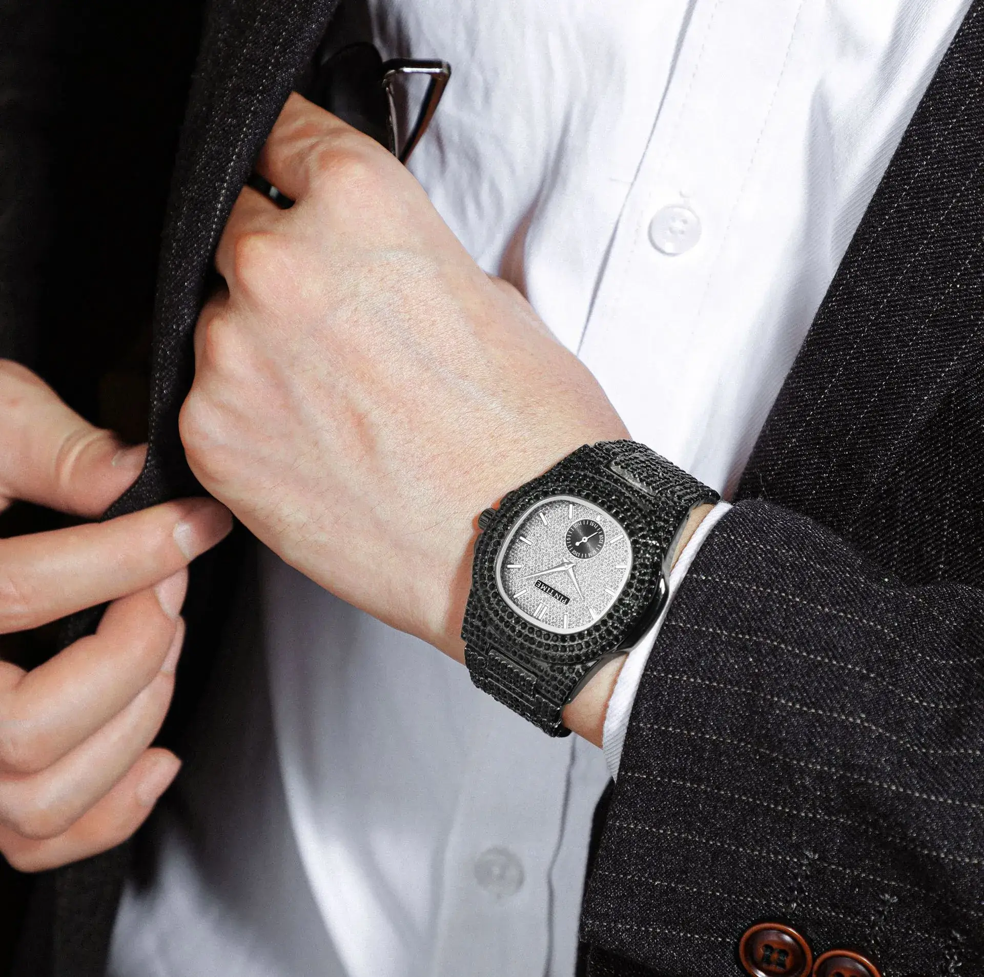 Diamond Encrusted Men's Watch with Star Design - Image 9