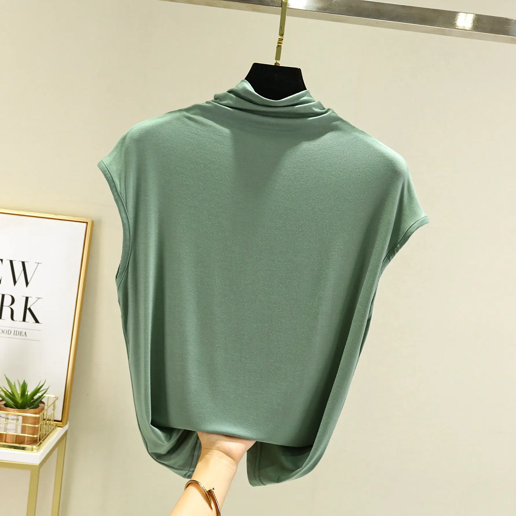 Women Green Sleeveless High Collar Vest Large - Image 6